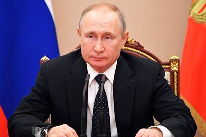 Владимир Путин - Путин поручил следить за ценами на продукты из-за коронавируса - lenta.ru - Россия