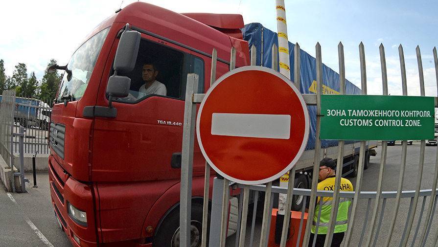 Крым временно закроет границу с Украиной из-за коронавируса - gazeta.ru - Россия - Украина - республика Крым - Севастополь