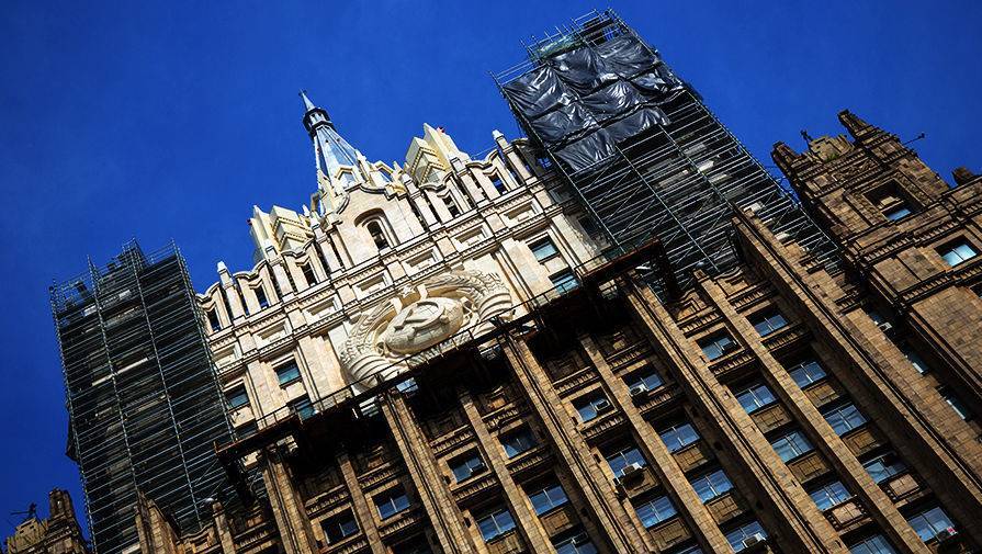 Сергей Лавров - МИД России создал координационный штаб для помощи оставшимся заграницей россиянам - gazeta.ru - Россия