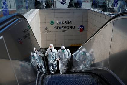 Фахреттин Коджа - В Турции зарегистрировали первую смерть от коронавируса - lenta.ru - Турция - Китай