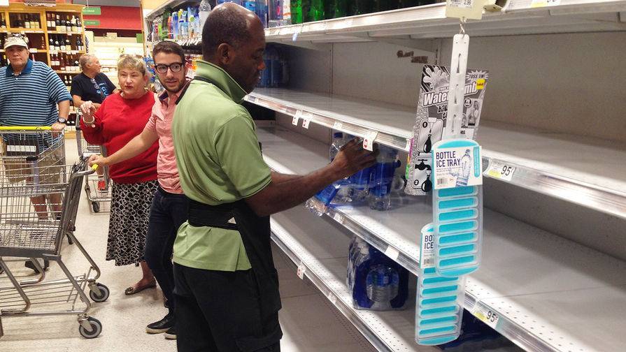 Супермаркеты ограничили покупку туалетной бумаги в Британии - gazeta.ru - Англия