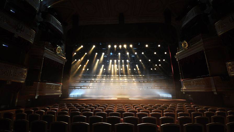 Александринский театр во время эпидемии будет показывать спектакли в режиме онлайн - gazeta.ru - Россия - Санкт-Петербург