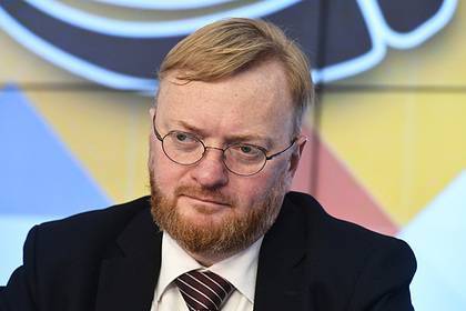 Виталий Милонов - Михаил Мурашко - В России предложили лишать лицензии врачей за «прививки от коронавируса» - lenta.ru - Россия