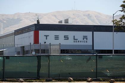 Илона Маска - В США закроют главную фабрику Tesla - lenta.ru - Сша - штат Калифорния - Фримонт