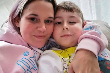 Коронавирус разлучил мать с умирающим от рака сыном - lenta.ru - Англия - Victoria