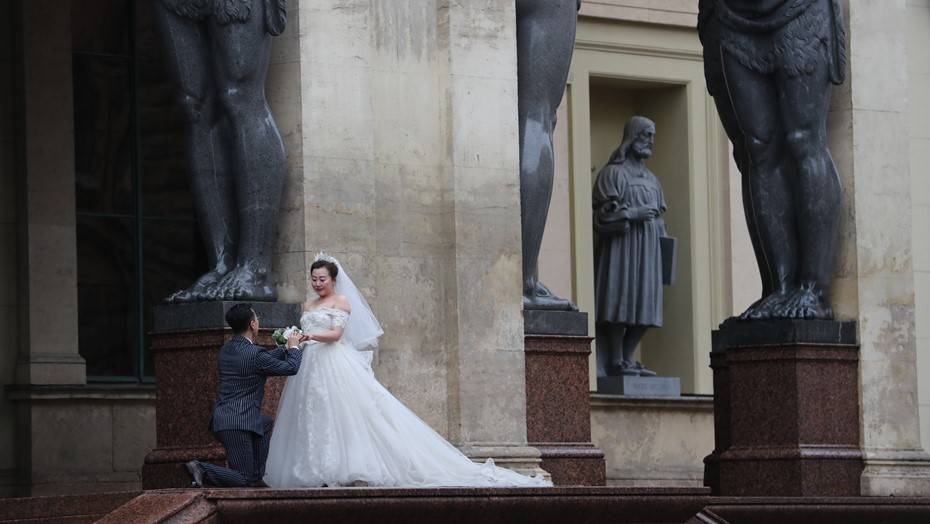 Смольный посоветовал петербуржцам отложить свадьбы из-за коронавируса - dp.ru - Санкт-Петербург
