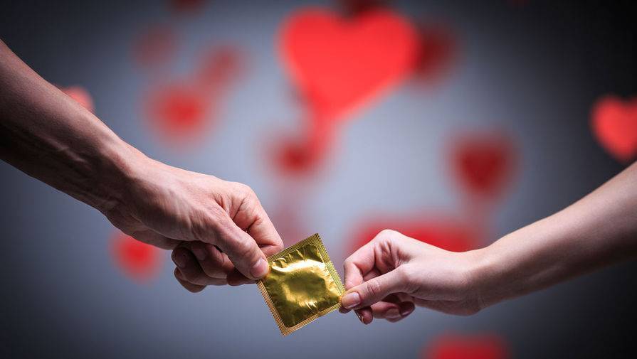 В России в несколько раз выросли продажи презервативов из-за коронавируса - gazeta.ru - Россия