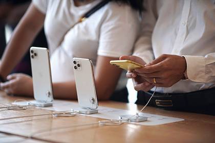 iPhone запретили продавать более двух в одни руки - lenta.ru - Сша - Китай - Тайвань - Сингапур - Гонконг