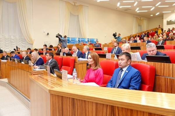 Заксобрание Ямала ограничивает прием граждан из-за коронавируса - nakanune.ru - округ Янао