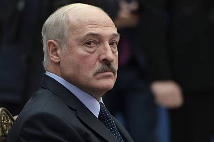 Лукашенко сообщил о вступлении в кризис одной ногой - lenta.ru - Белоруссия