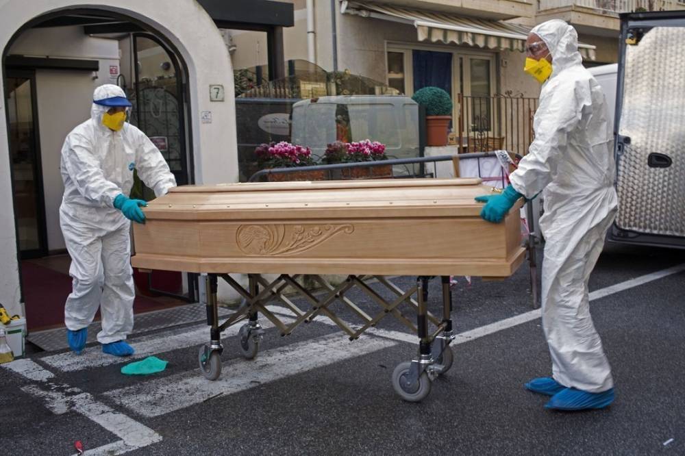 Анджело Боррелли - Это катастрофа: в Италии рекордное количество смертей от коронавируса за день - apostrophe.ua - Италия