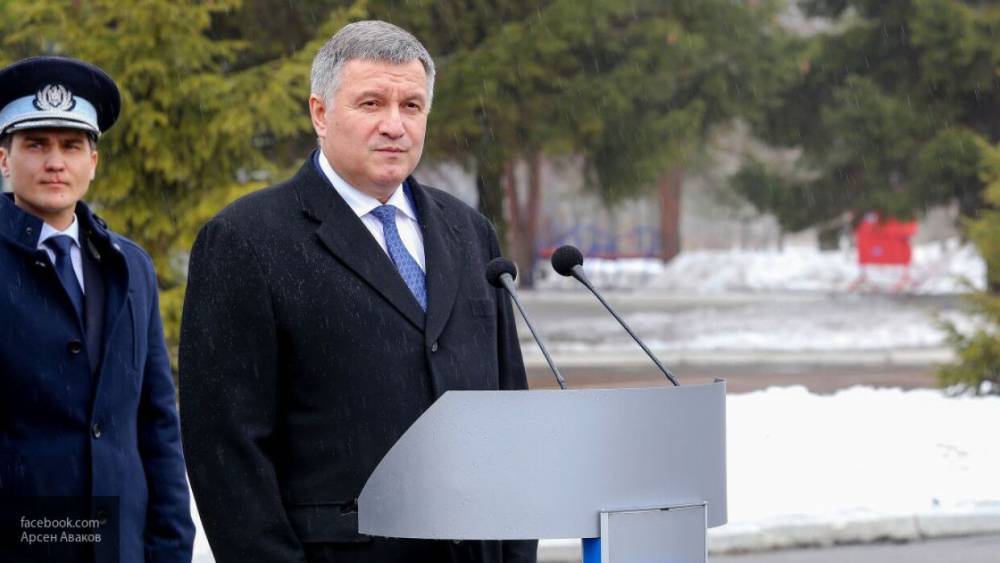 Арсен Аваков - Министр внутренних дел Украины призвал ввести "тотальный" карантин из-за коронавируса - nation-news.ru - Украина