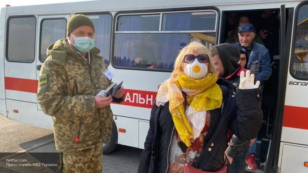 Эвакуированный из Польши украинец заявил, что не будет соблюдать карантин - politexpert.net - Украина - Польша