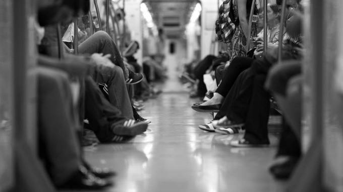 Пассажиропоток в петербургском метро снизился на 25% - piter.tv