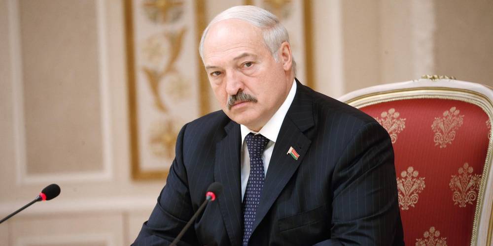 Александр Лукашенко - Лукашенко приказал бросить за границей безответственных белорусов - ruposters.ru - Белоруссия