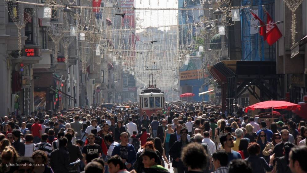Турецкие власти запретили выход на улицу для людей старше 65 лет из-за коронавируса - inforeactor.ru - Турция
