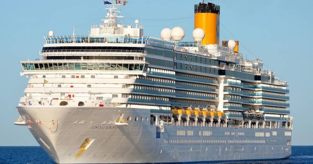 Сотни пассажиров лайнера Costa Luminosa остаются на борту в Савоне - ren.tv - Савон - Italy