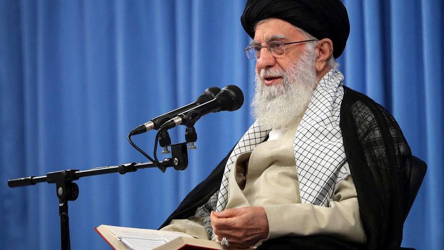 Али Хаменеи - Верховный лидер Ирана отказался от помощи США в борьбе с пандемией - gazeta.ru - Сша - Иран