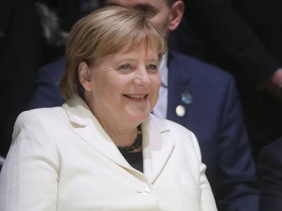 Ангела Меркель - Меркель застукали за покупкой туалетной бумаги и вина - newtvnews.ru - Германия