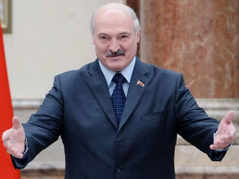Александр Лукашенко - "Пускай там и сидят": Лукашенко отказался забирать из-за границы безответственных сограждан - dayonline.ru - Белоруссия