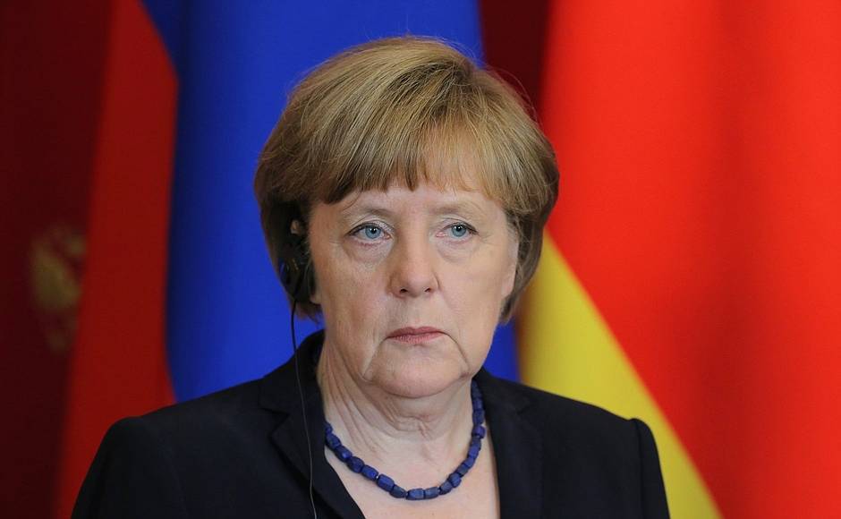 Ангела Меркель - Штеффен Зайберт - Меркель решила отправиться на домашний карантин - vm.ru - Германия