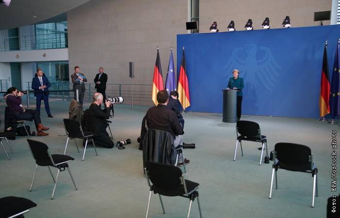 Ангела Меркель - Штеффен Зайберт - Меркель ушла на домашний карантин из-за контакта с заболевшим врачом - interfax.ru - Москва - Германия