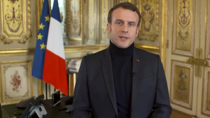 Эммануэль Макрон - Борис Джонсон - Из-за коронавируса разразился конфликт между лидером Франции и британским премьером - piter.tv - Франция - Англия