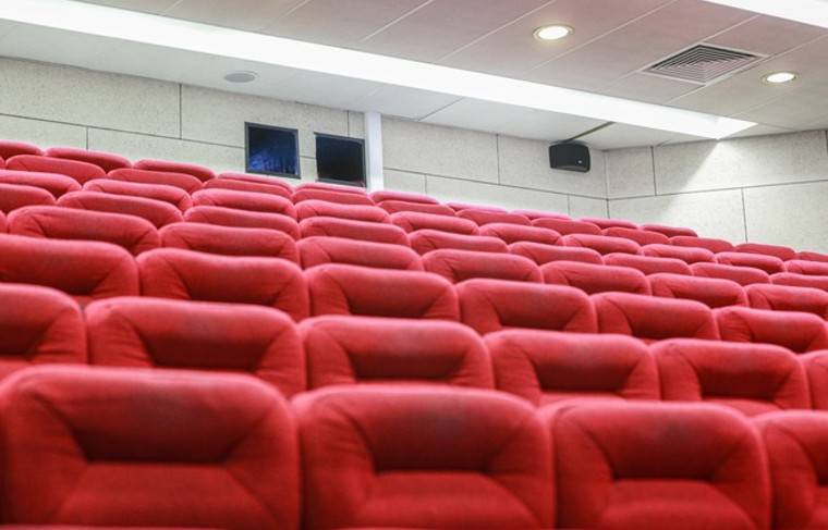 Владельцы кинотеатров считают закрытие кинотеатров лучшим решением - news.ru - Закрытие