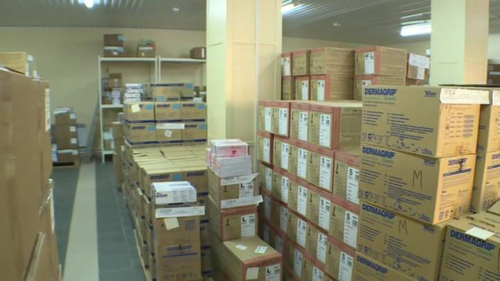 Владимир Путин - Си Цзиньпин - Военные летчики доставили из Китая 25 миллионов защитных масок - vesti.ru - Россия - Китай