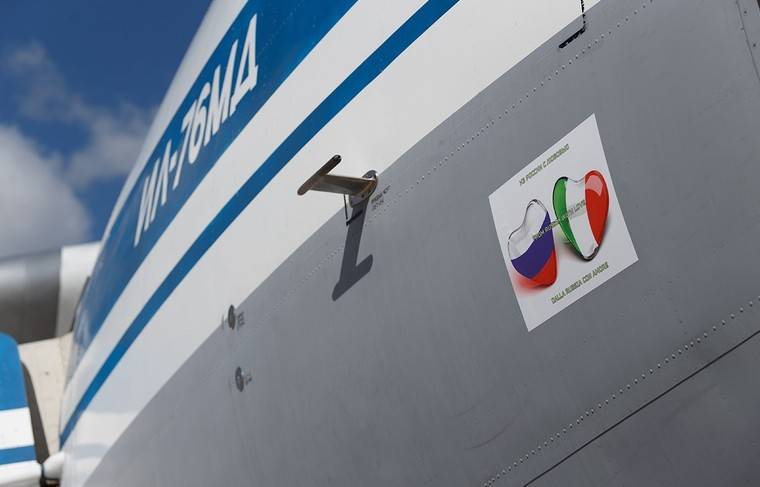Семь самолётов с российскими военными медиками прибыли в Италию - news.ru - Россия - Италия