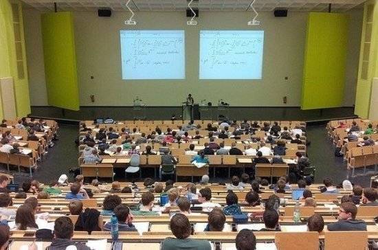 Рособрнадзор приостановил плановые проверки учебных заведений - pnp.ru - Россия