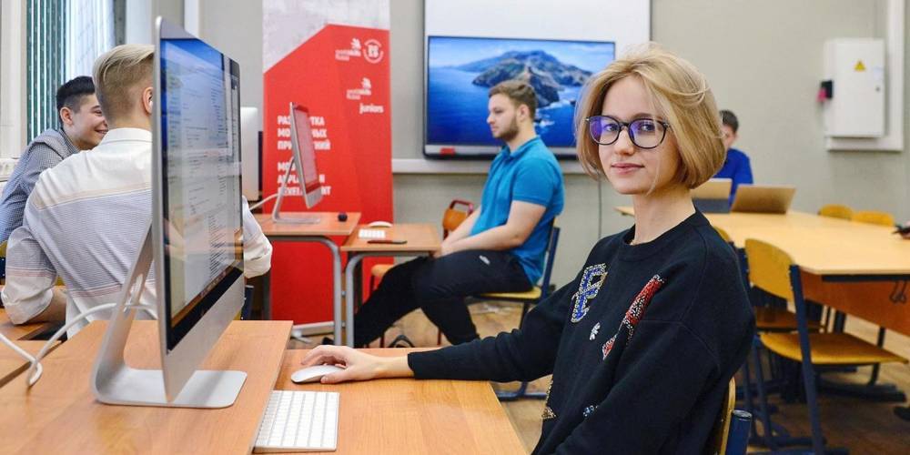 Волонтеры пройдут курс помощи пожилым в условиях распространения коронавируса - vm.ru - Россия