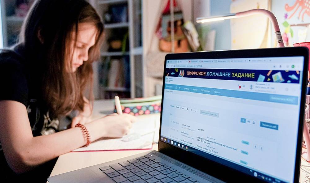 Андрей Воробьев - Школьников могут заставить догонять программу во время летних каникул - tvc.ru - Московская обл.