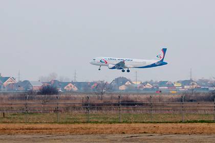 Российская авиакомпания перестала кормить пассажиров из-за коронавируса - lenta.ru - Россия