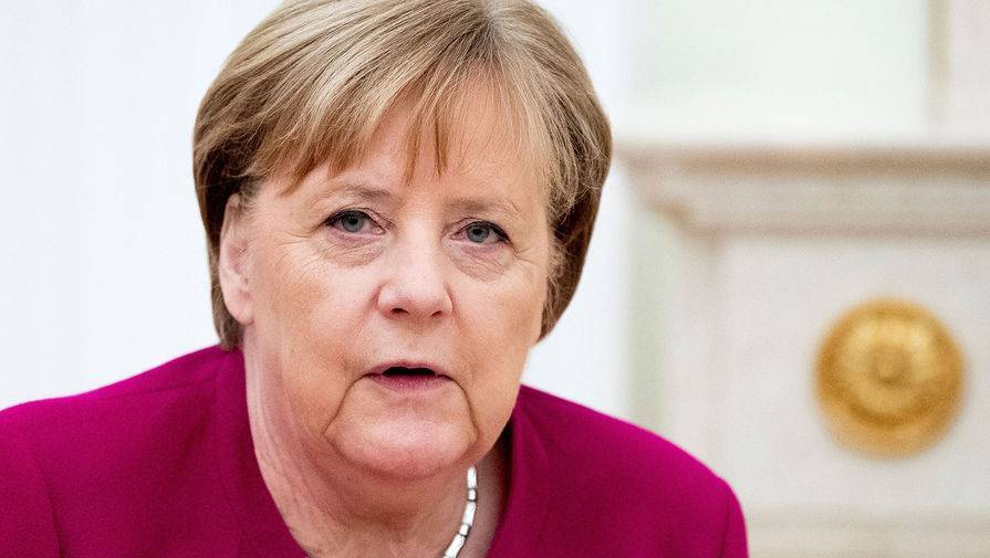 Ангела Меркель - Олаф Шольц - Вице-канцлер ФРГ рассказал о самочувствии ушедшей на карантин Меркель - gazeta.ru - Германия - Ухань