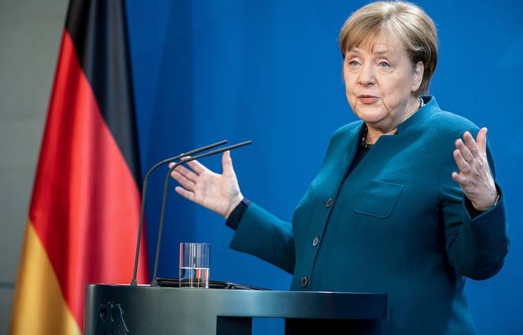 Олафа Шольца - Меркель сдала тест на коронавирус - news.ru - Германия