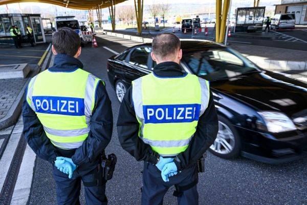 Немцы в шоке: запрет на въезд из-за коронавируса не действует на беженцев - eadaily.com - Франция - Италия - Германия - Швейцария