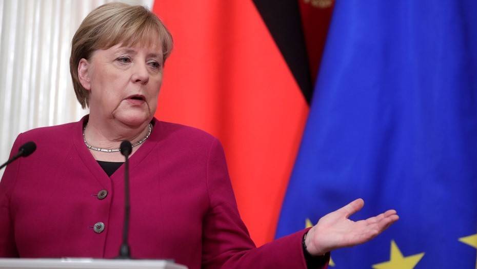 Ангела Меркель - Штеффен Зайберт - Первый тест канцлера ФРГ Меркель на коронавирус оказался отрицательным - dp.ru - Германия