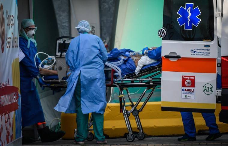Больницы Нью-Йорка столкнулись с дефицитом масок и аппаратов ИВЛ - news.ru - Нью-Йорк - Нью-Йорк