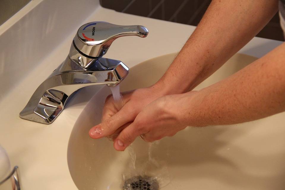 Эксперты назвали самое эффективное мыло для защиты от коронавируса - vm.ru