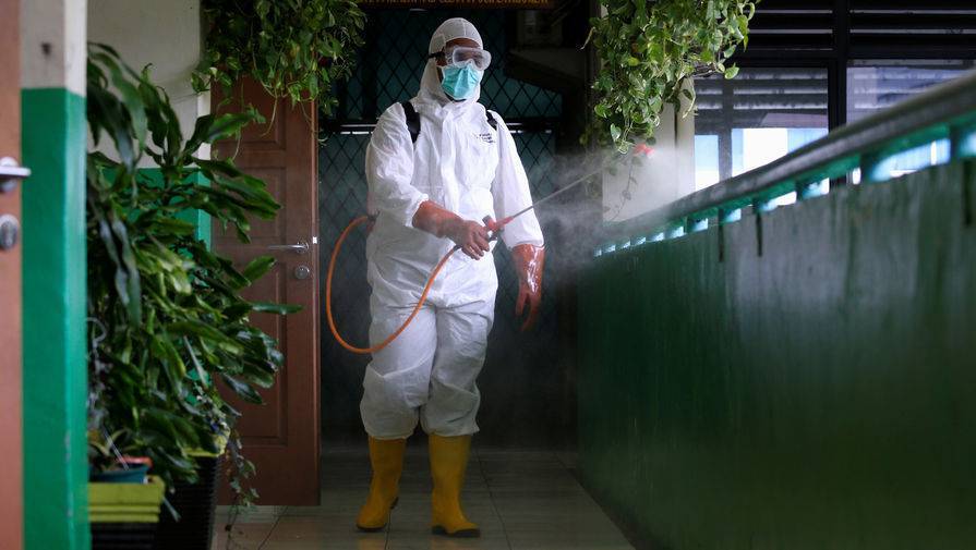 Во Франции за сутки врачи подтвердили коронавирус у 2,5 тысяч человек - gazeta.ru - Франция - Ухань