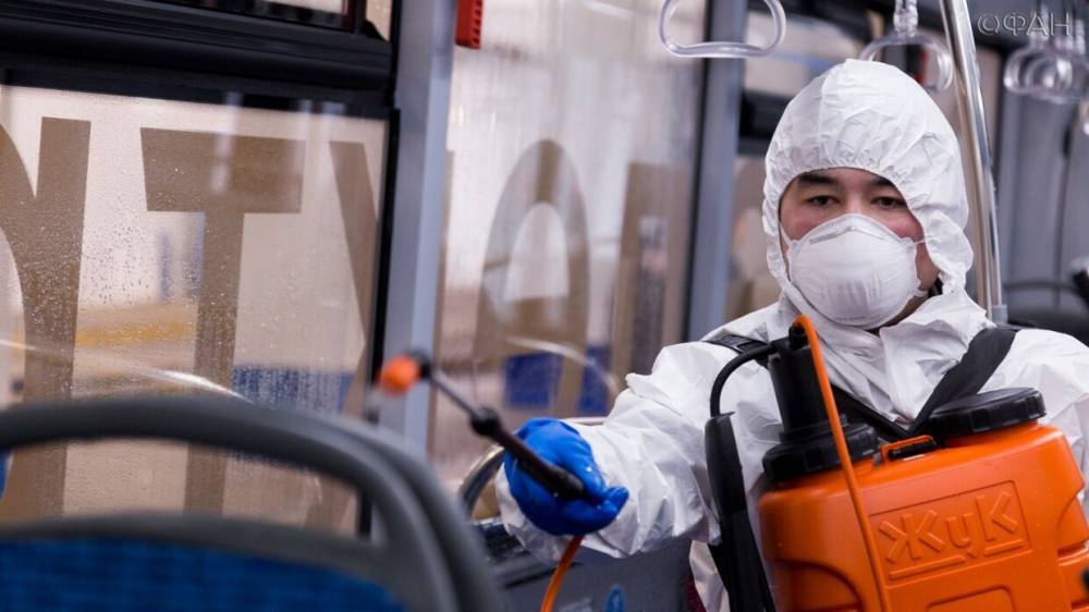 Власти Москвы разрешили с легкой формой COVID-19 лечиться на дому - riafan.ru - Москва