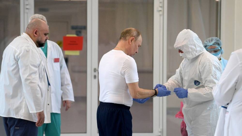 Владимир Путин - Пациент больницы в Коммунарке рассказал о визите Путина - riafan.ru - Россия
