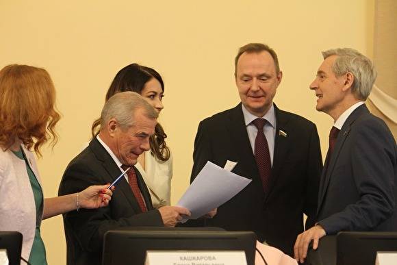 Два сотрудника Тюменской областной думы сидят на карантине из-за коронавируса - znak.com - Тюмень - Эмираты