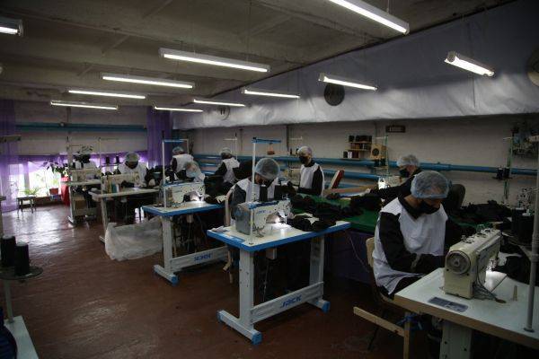 В тюрьмах Казахстана начали шить маски - eadaily.com - Казахстан