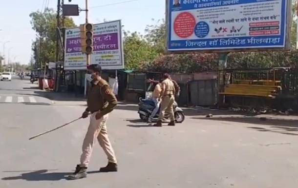Полиция Индии палками разогнала протестующих - korrespondent.net - Индия - Нью-Дели