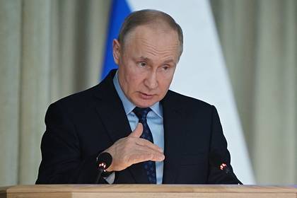 Владимир Путин - Путин заявил о сдерживании распространения коронавируса в России - lenta.ru - Россия