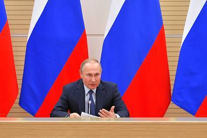 Владимир Путин - Кремль разъяснил указ Путина о нерабочей неделе - lenta.ru - Россия