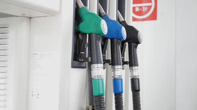 Генпрокуратура поручила ФАС проверить обоснованность роста цен на бензин - piter.tv