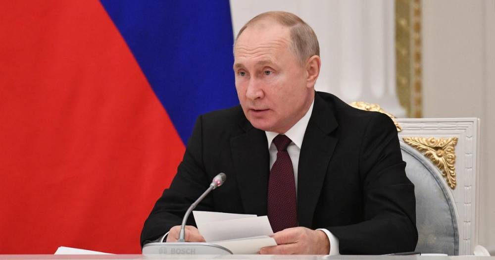 Владимир Путин - Путин подписал указы по итогам обращения к нации - ren.tv - Россия